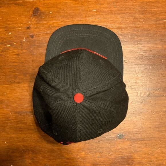 Noragami snapback Japanese anime hat cap black and red w eye graphic! - Picture 4 of 5